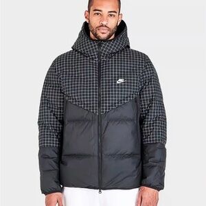 NIKE STORM-FIT Grid Pattern Down Filled Hooded Puffer Jacket  BLACK-WHITE / XS
